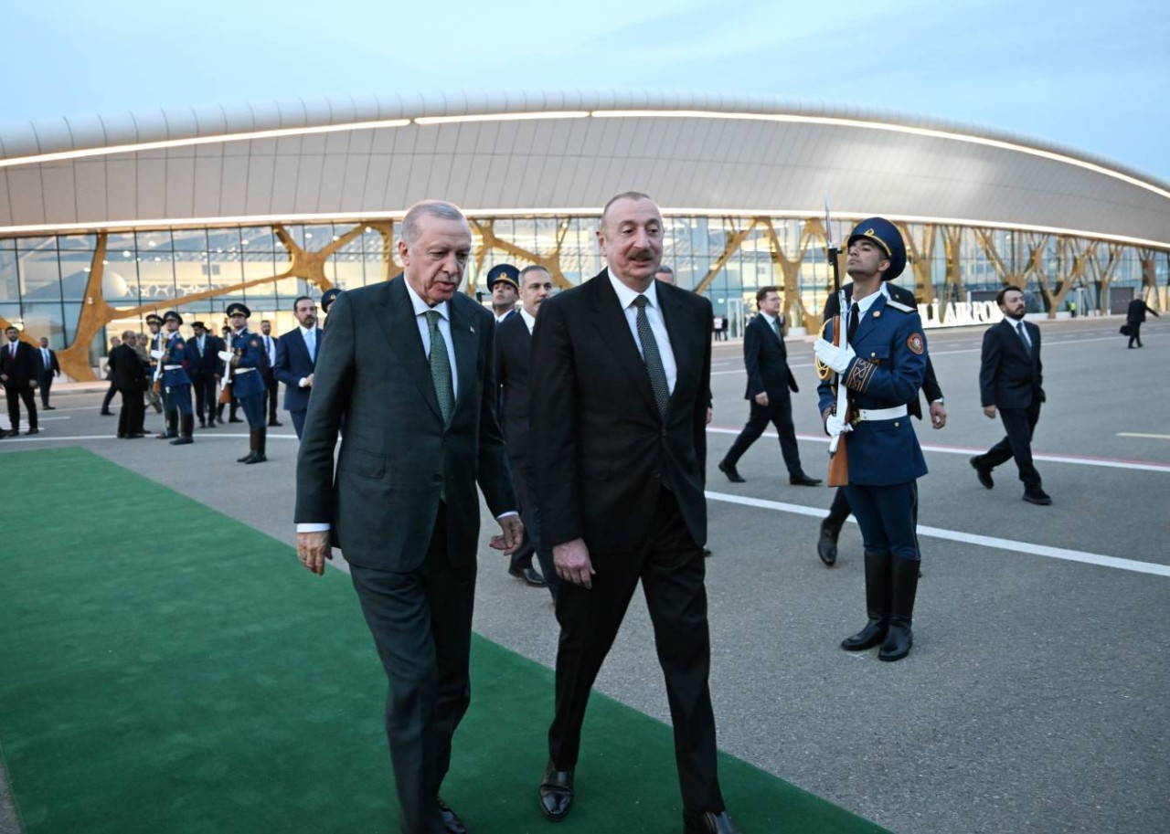 İlham Əliyev Ərdoğanı yola saldı - FOTOLAR