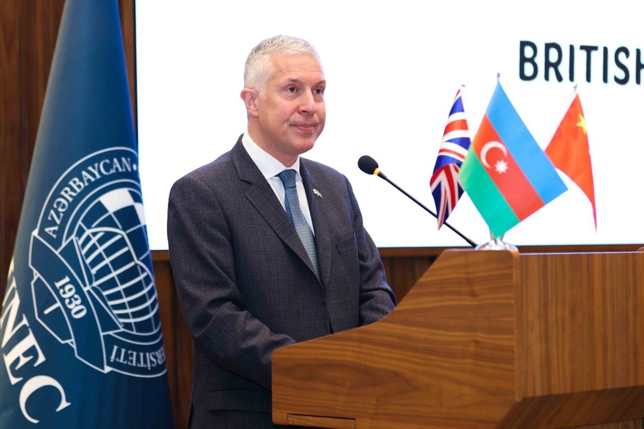 UNEC-də III Xarici Dil Müəllimləri Forumu keçirilib - FOTOLAR