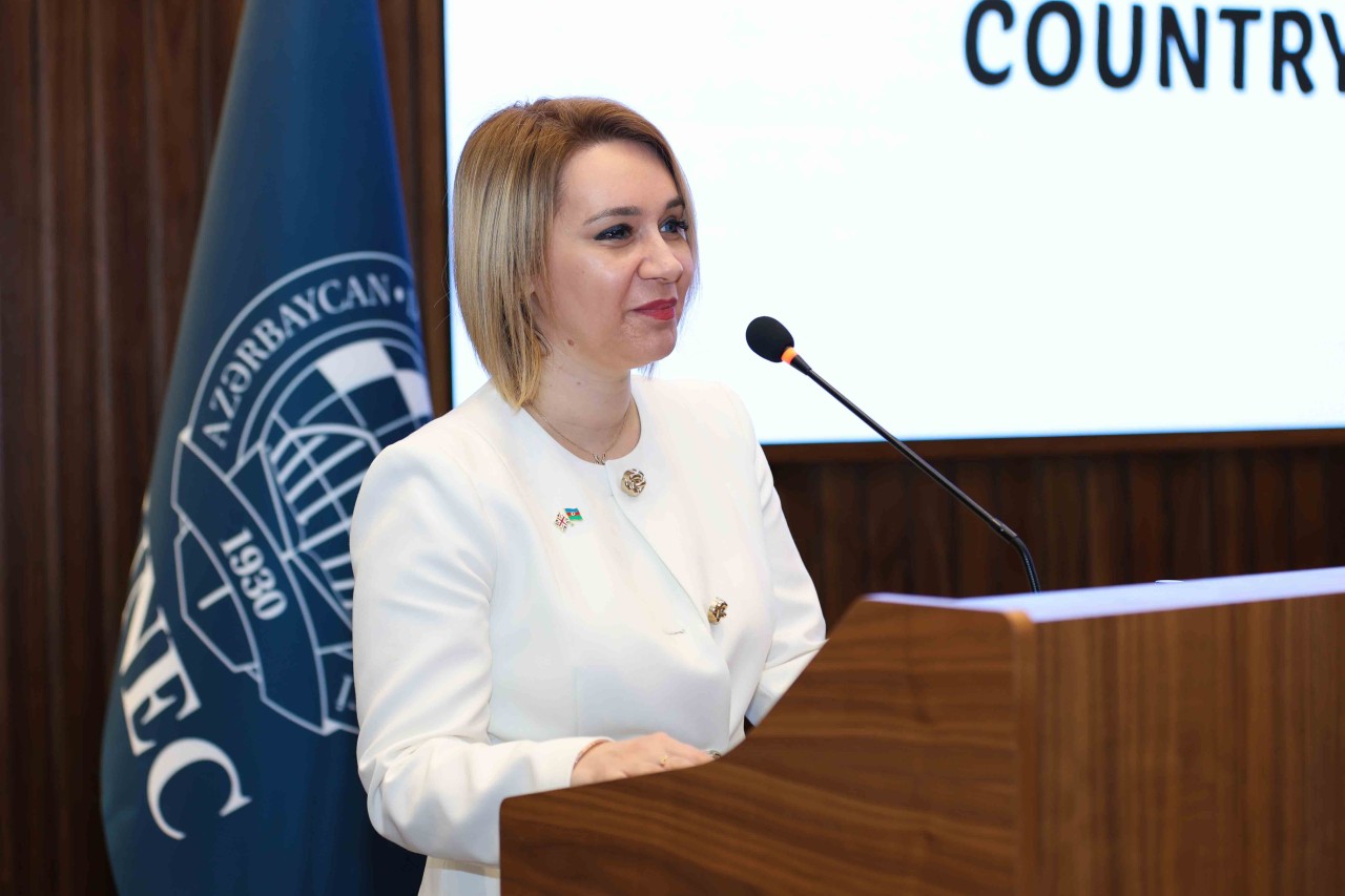 UNEC-də III Xarici Dil Müəllimləri Forumu keçirilib - FOTOLAR