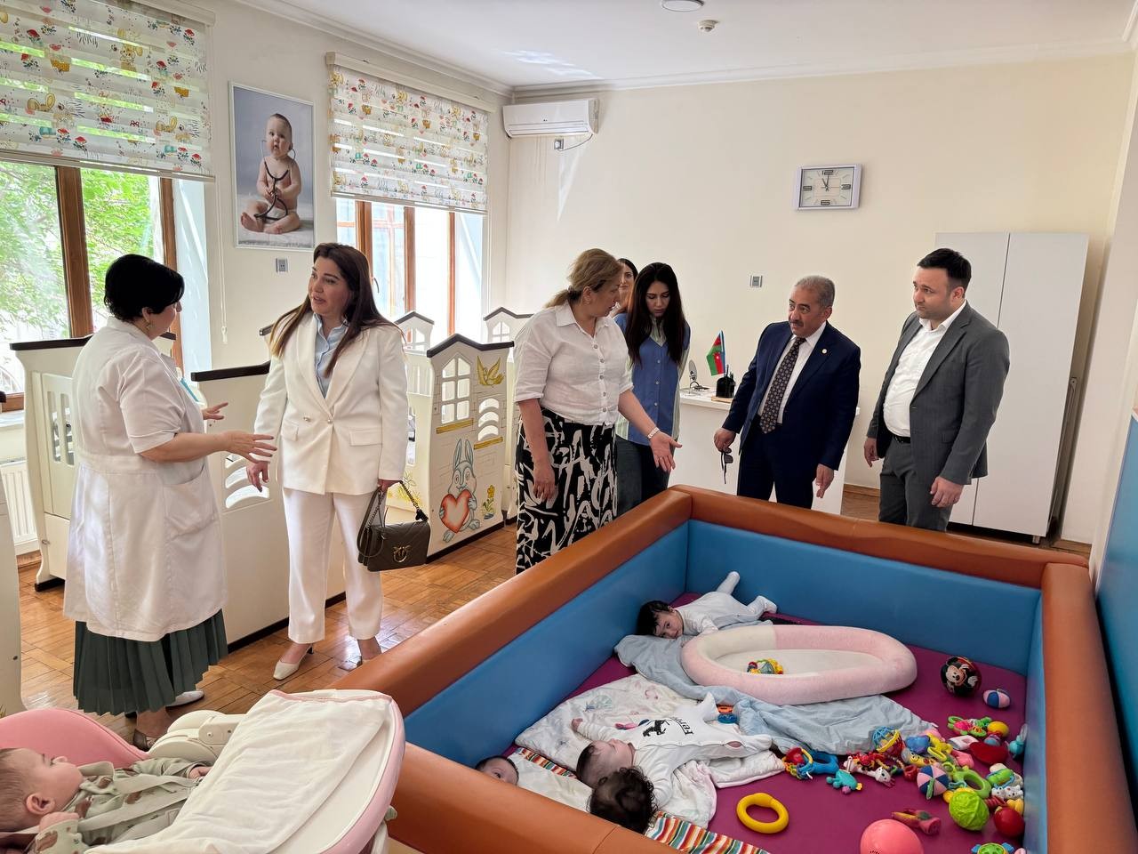 YAP Nəsimi rayon təşkilatının üzvləri körpələr evini ziyarət etdilər - FOTOLAR