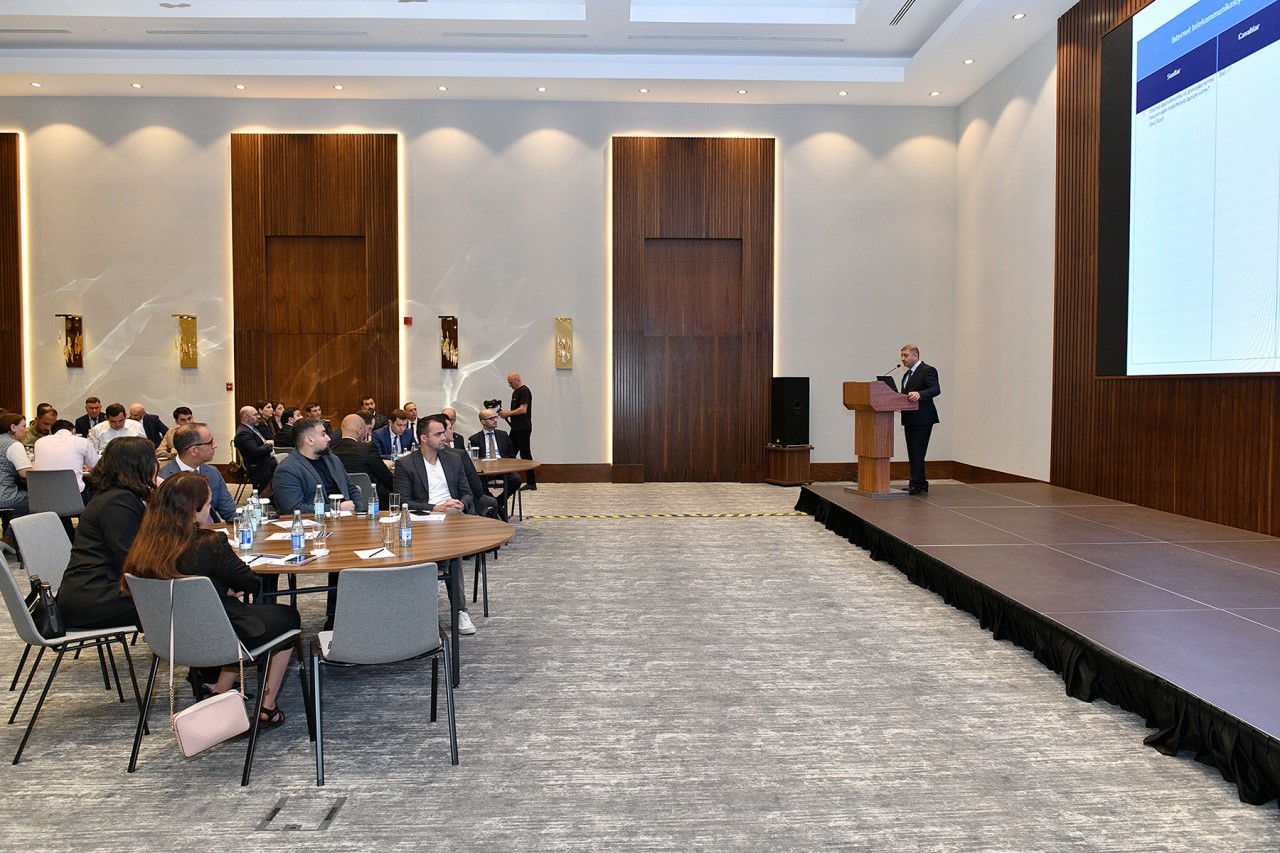 İKT Agentliyi yazı müsabiqəsinin qaliblərini mükafatlandırdı - FOTOLAR