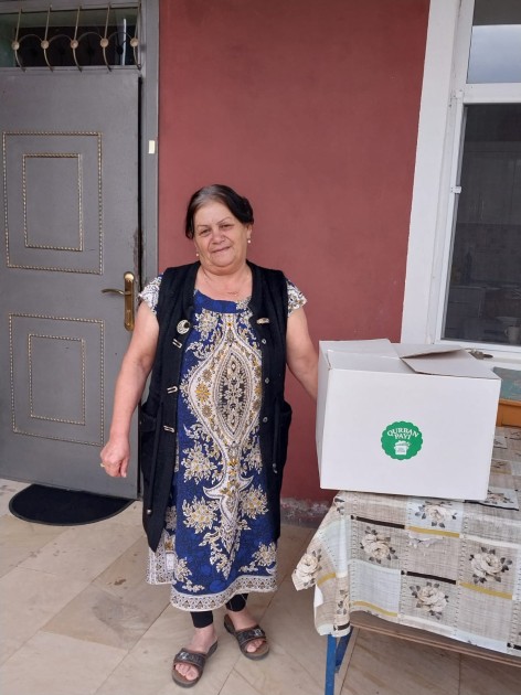 Leyla Əliyevanın təşəbbüsü ilə Yevlaxda ailələrə qurban payları çatdırıldı - FOTOLAR