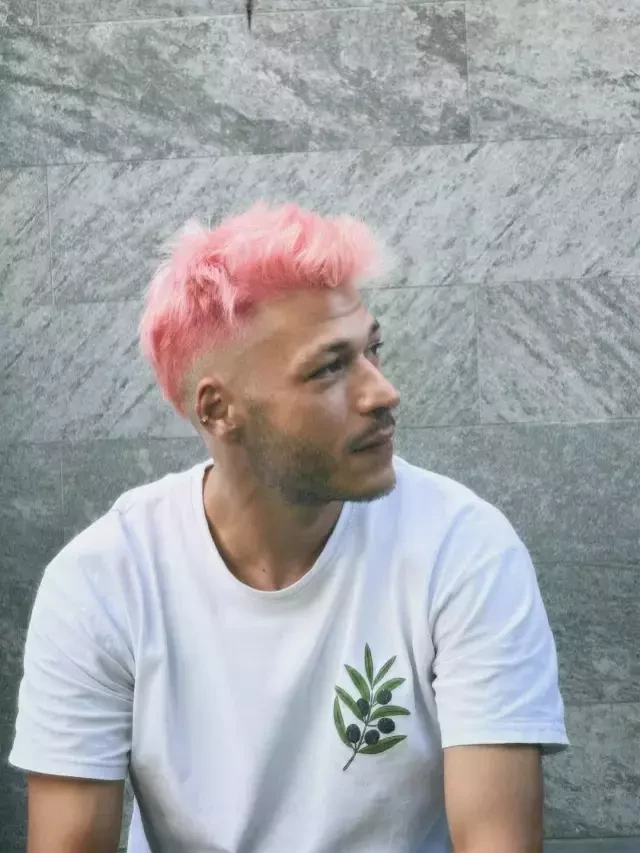 "Çukur"un aktyoru saçını çəhrayı rəngə boyatdırdı - FOTOLAR