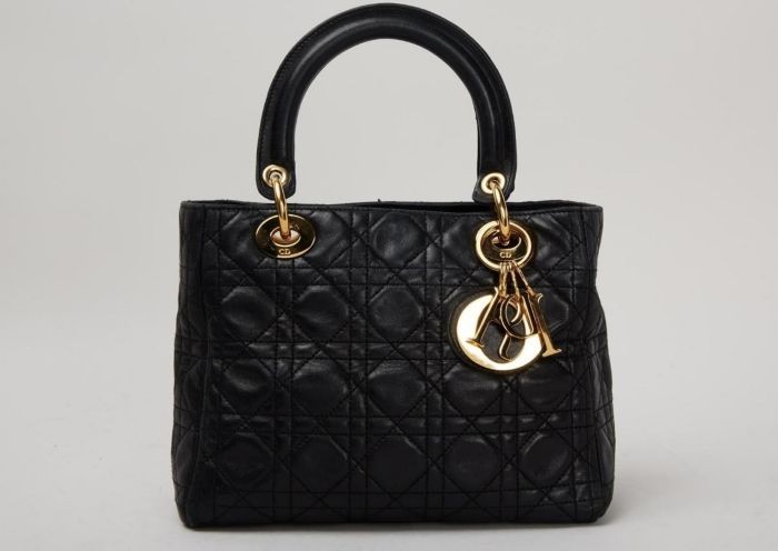 Şahzadənin ikonik çantası bu qiymətə hərraca çıxarıldı - FOTOLAR