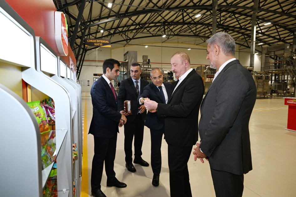 İlham Əliyev Bakıda zavodun açılışında - FOTOLAR