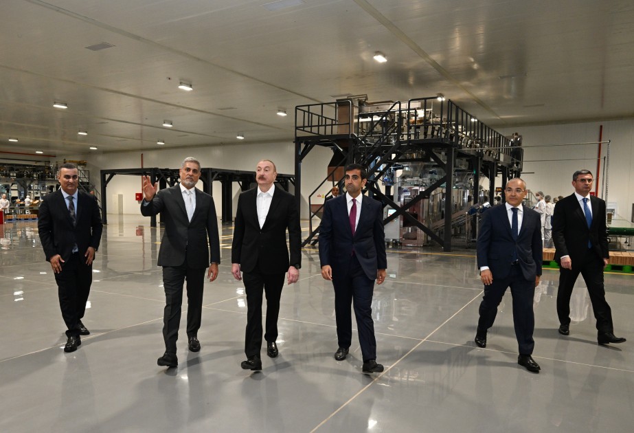 İlham Əliyev Bakıda zavodun açılışında - FOTOLAR