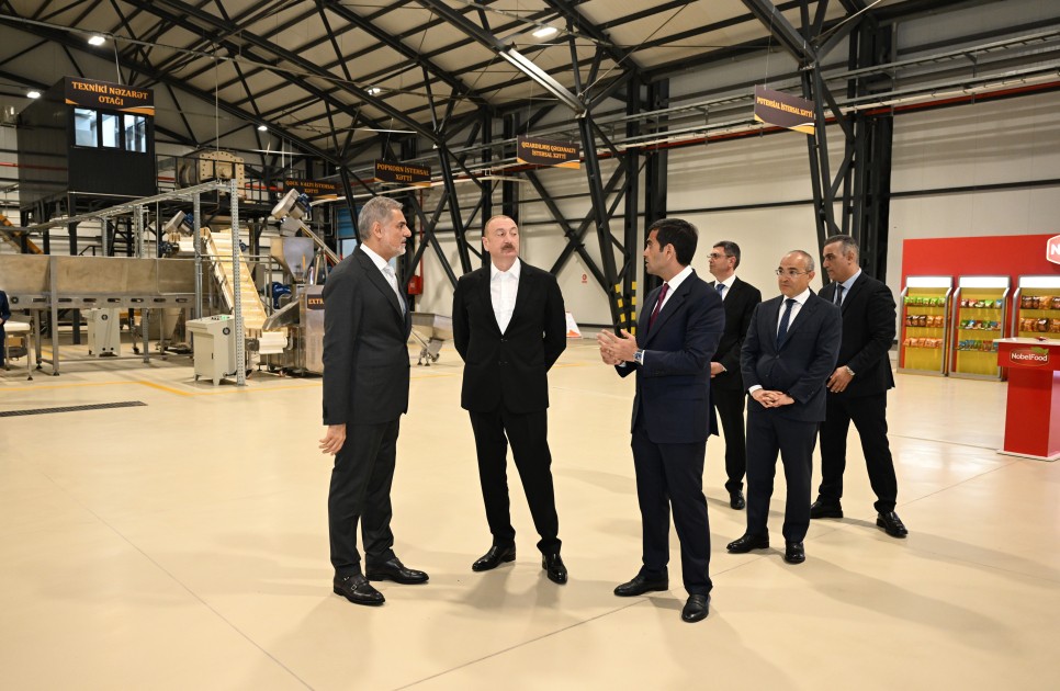 İlham Əliyev Bakıda zavodun açılışında - FOTOLAR