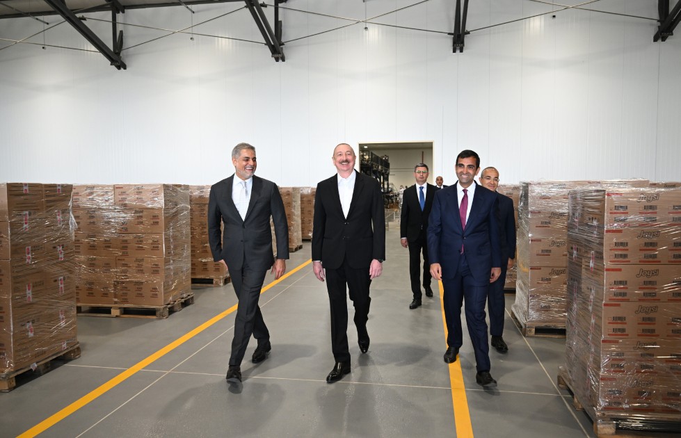 İlham Əliyev Bakıda zavodun açılışında - FOTOLAR