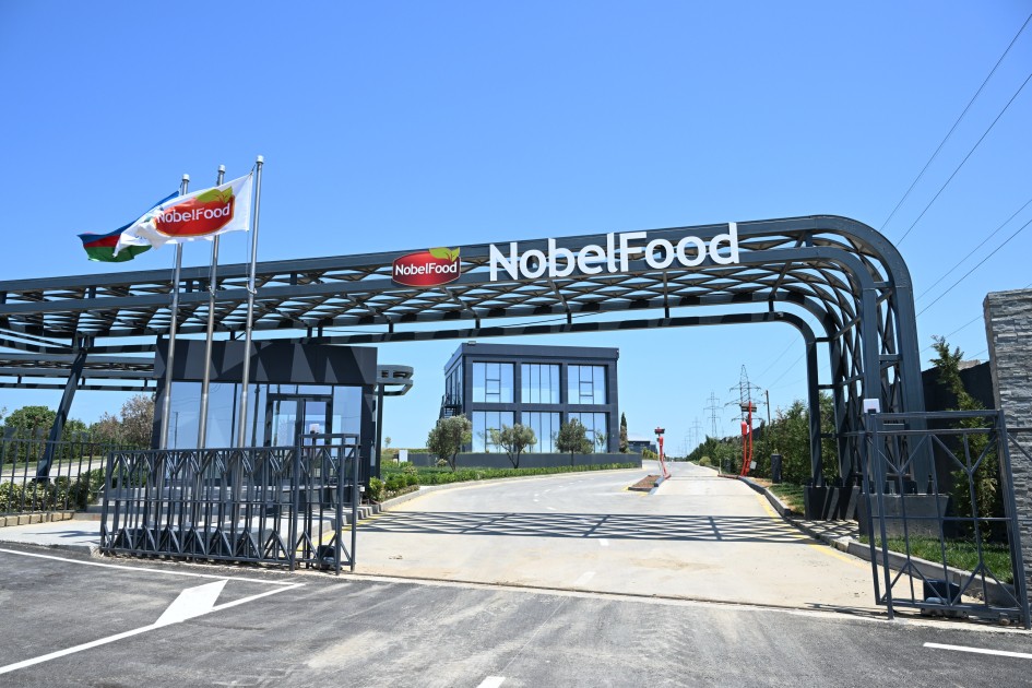 İlham Əliyev Bakıda zavodun açılışında - FOTOLAR