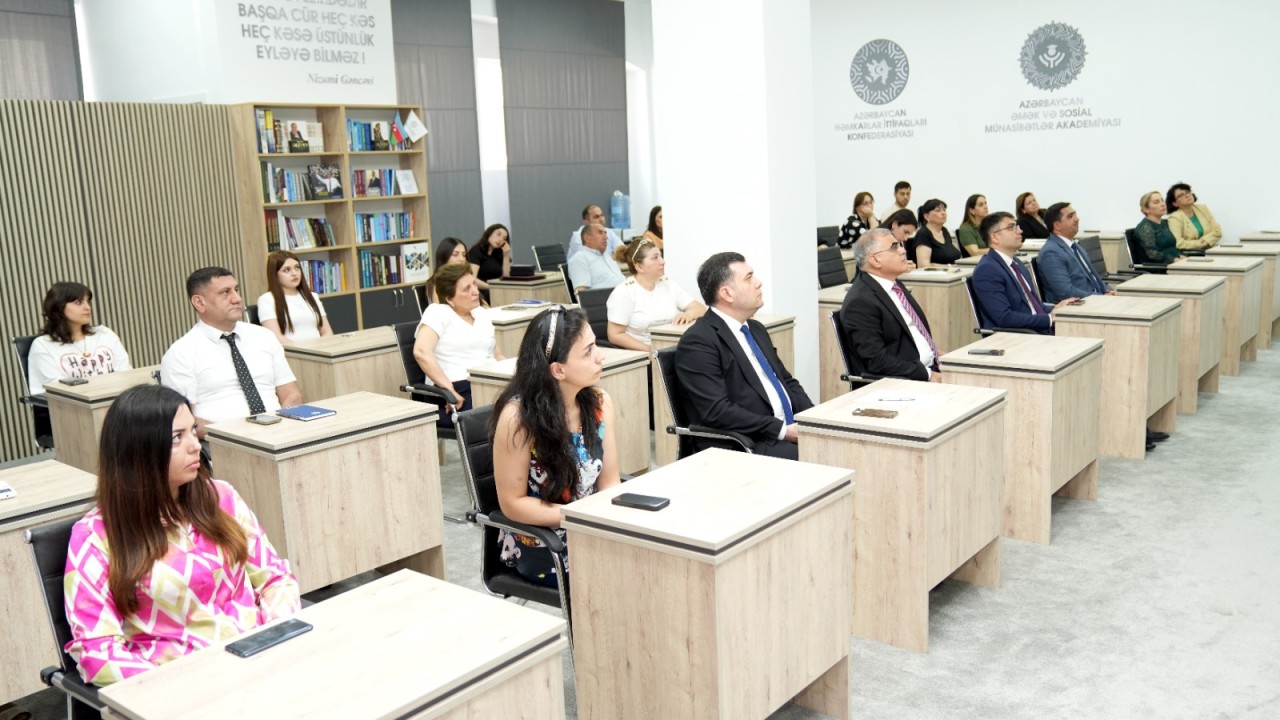 AƏSMA-da beynəlxalq imtahan mərkəzləri yaradılacaq - FOTOLAR