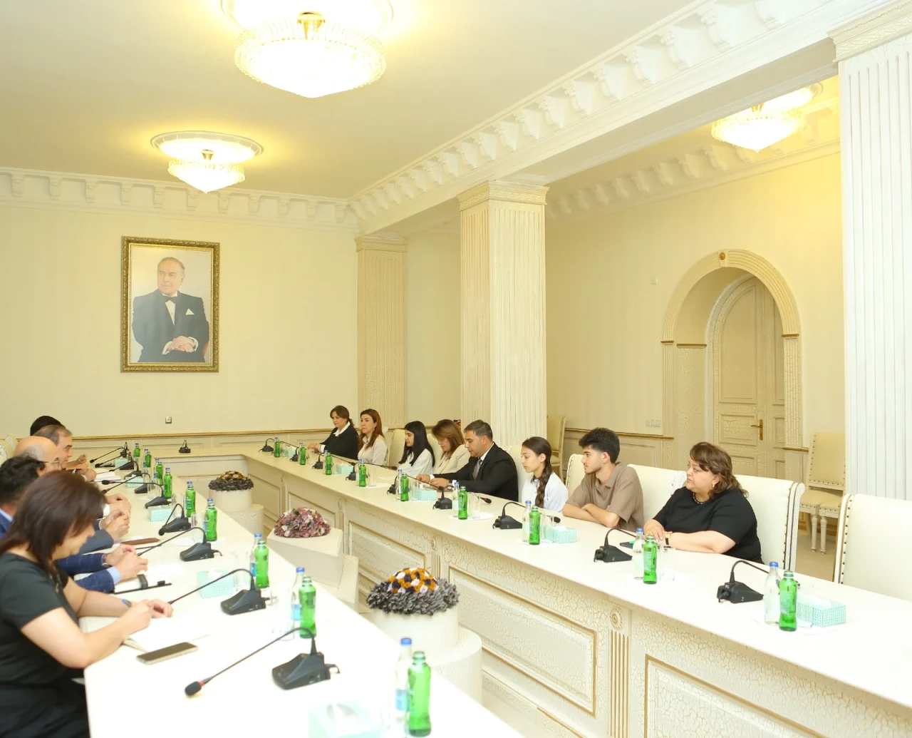 Niyazi Bayramov məzun olan şəhid övladları ilə görüşdü - FOTOLAR