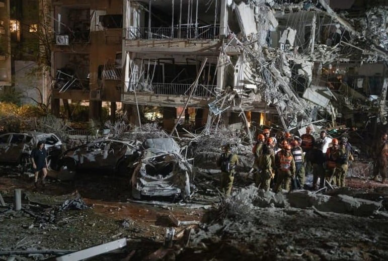 İranın raket hücumundan sonra Təl-Əviv - Fotolar