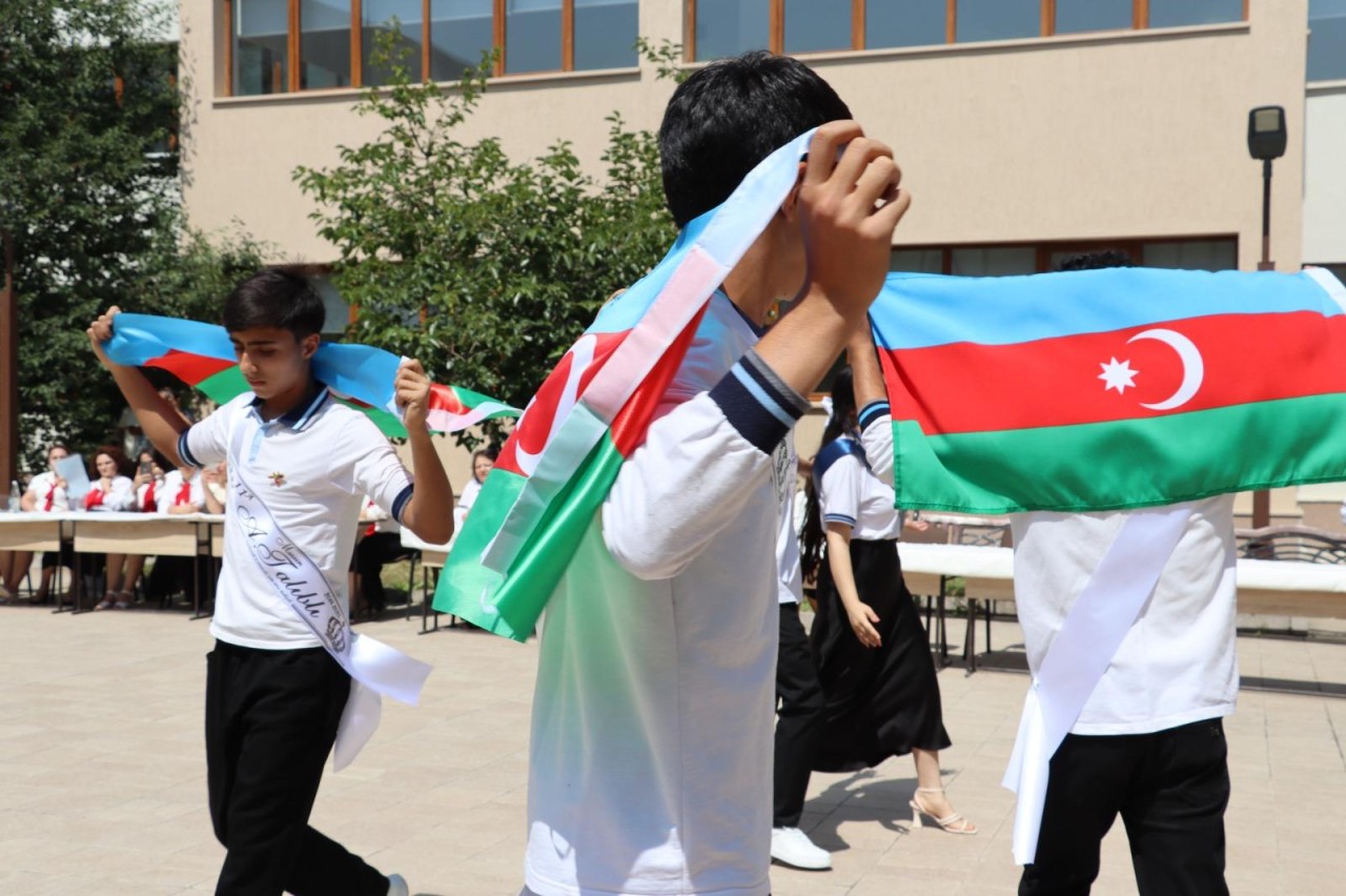 Xankəndidə 37 il əvvəl məzun olanlar üçün "Son zəng" - FOTOLAR