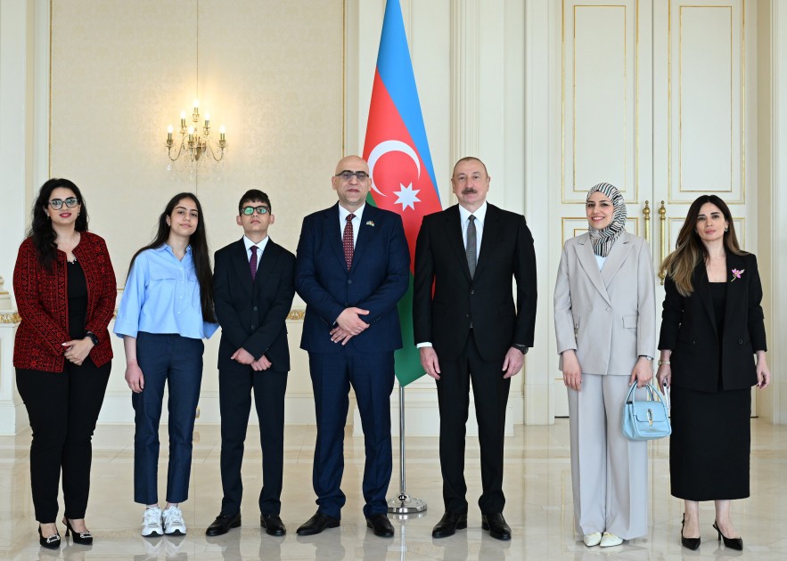 İlham Əliyev Fələstinin yeni səfirinin etimadnaməsini qəbul etdi - FOTOLAR