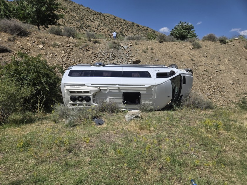 Naxçıvanda mikroavtobus aşıb, yaralılar var - FOTO