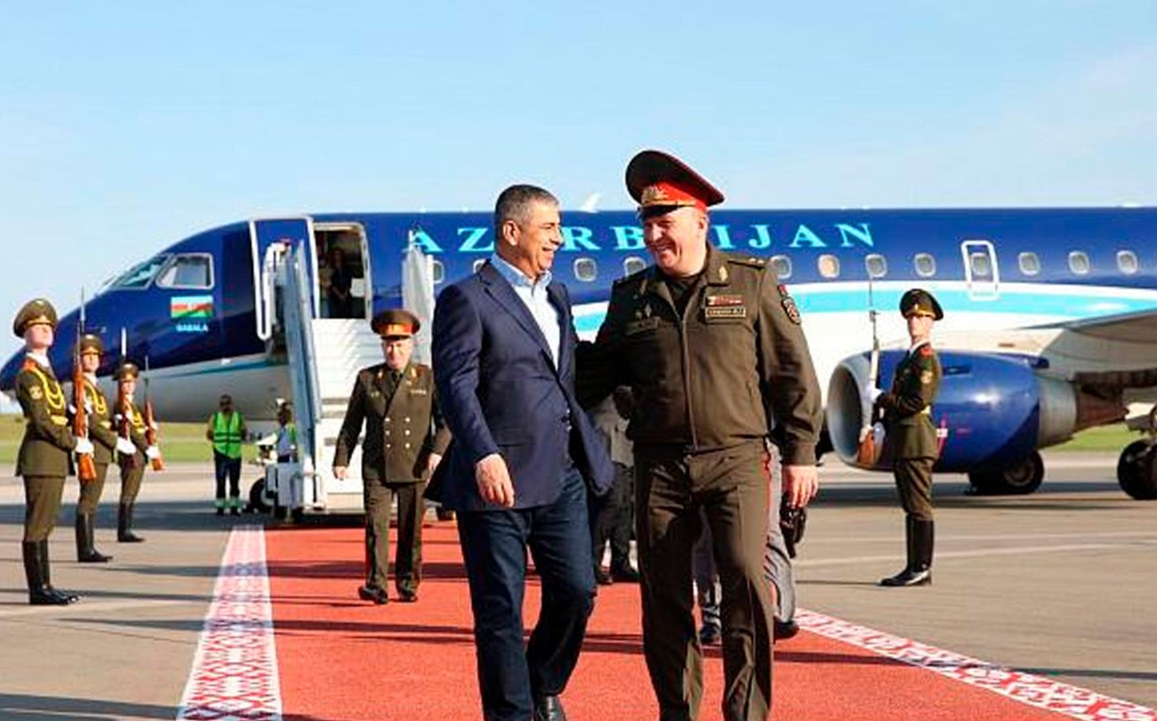 Zakir Həsənov Belarusa getdi - FOTOLAR