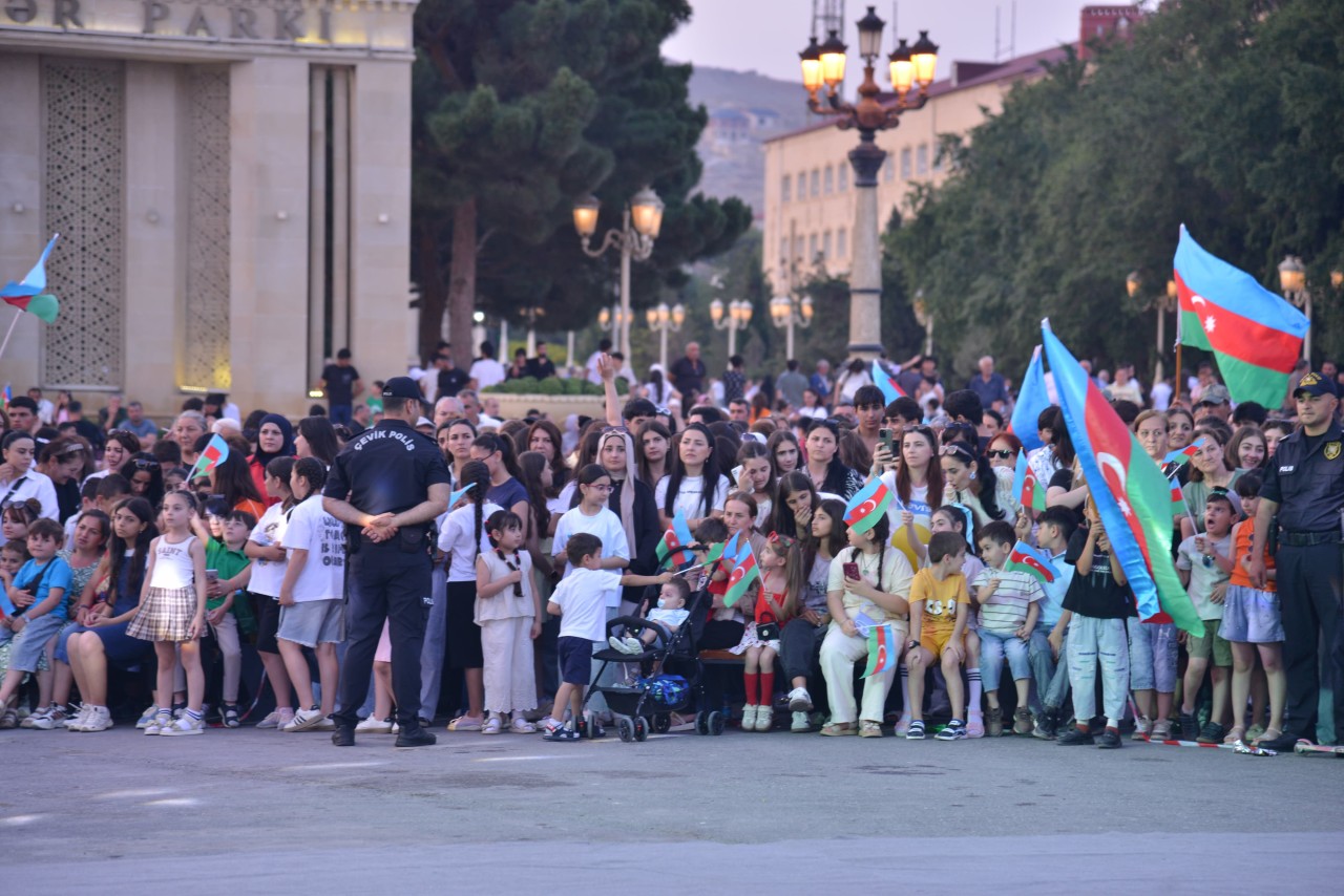 Qaradağda bayram tədbiri keçirilib - FOTOLAR