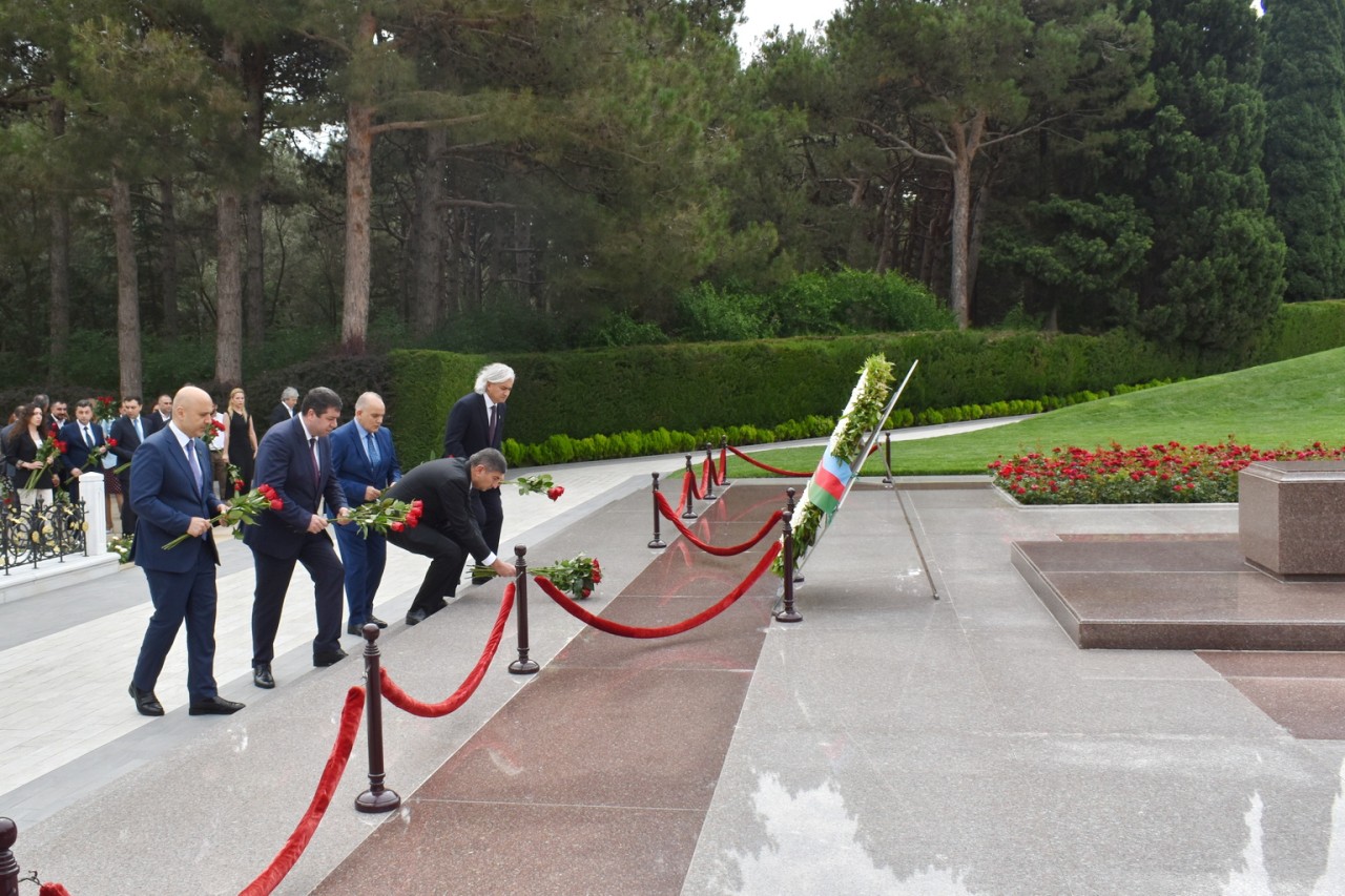 Yasamal rayonunda Tibb İşçilərinin Peşə Bayramı qeyd edilib - FOTOLAR