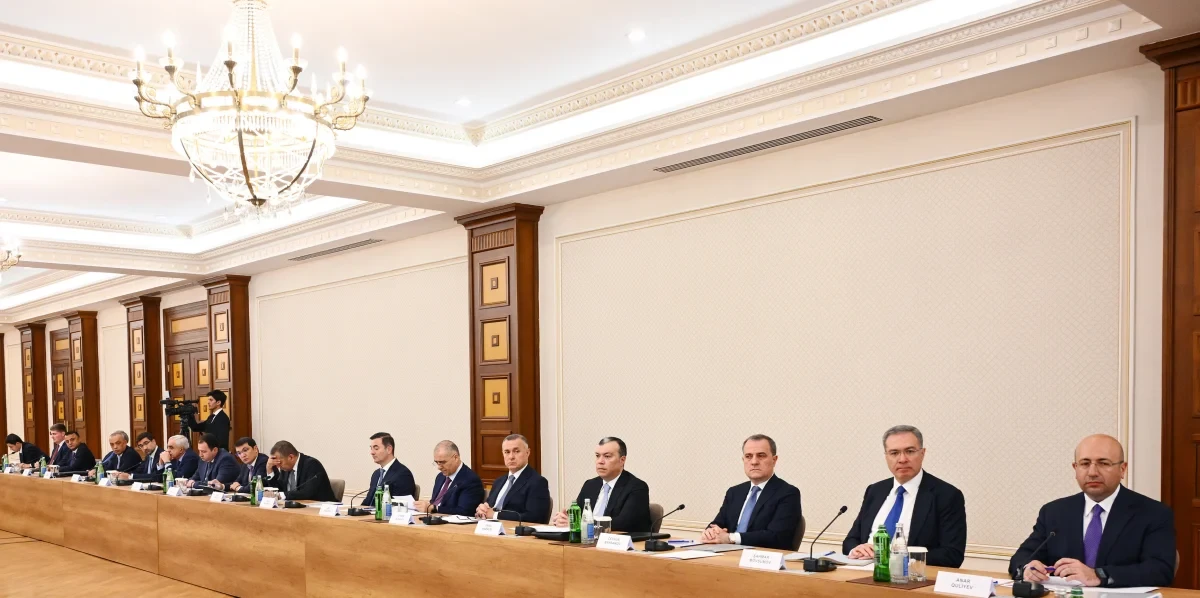 Samir Nuriyev iclas keçirib, tapşırıqlar verdi (FOTOLAR)