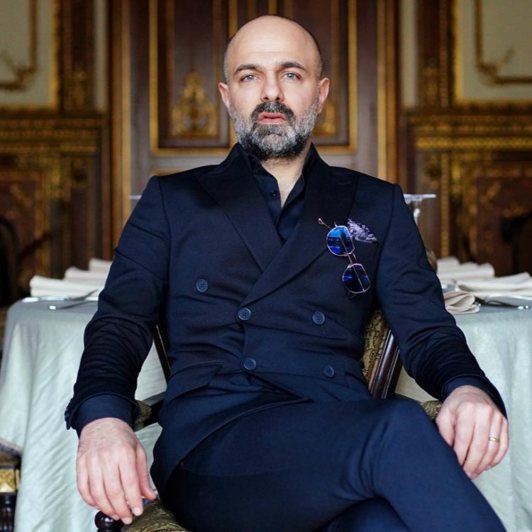 "Kızıl qoncalar"ın aktyoru "Kızılcık şerbeti"ndə - FOTO