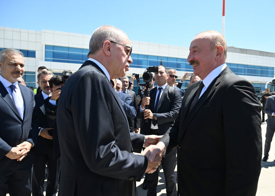 Ərdoğan İlham Əliyevi belə qarşıladı - FOTOLAR