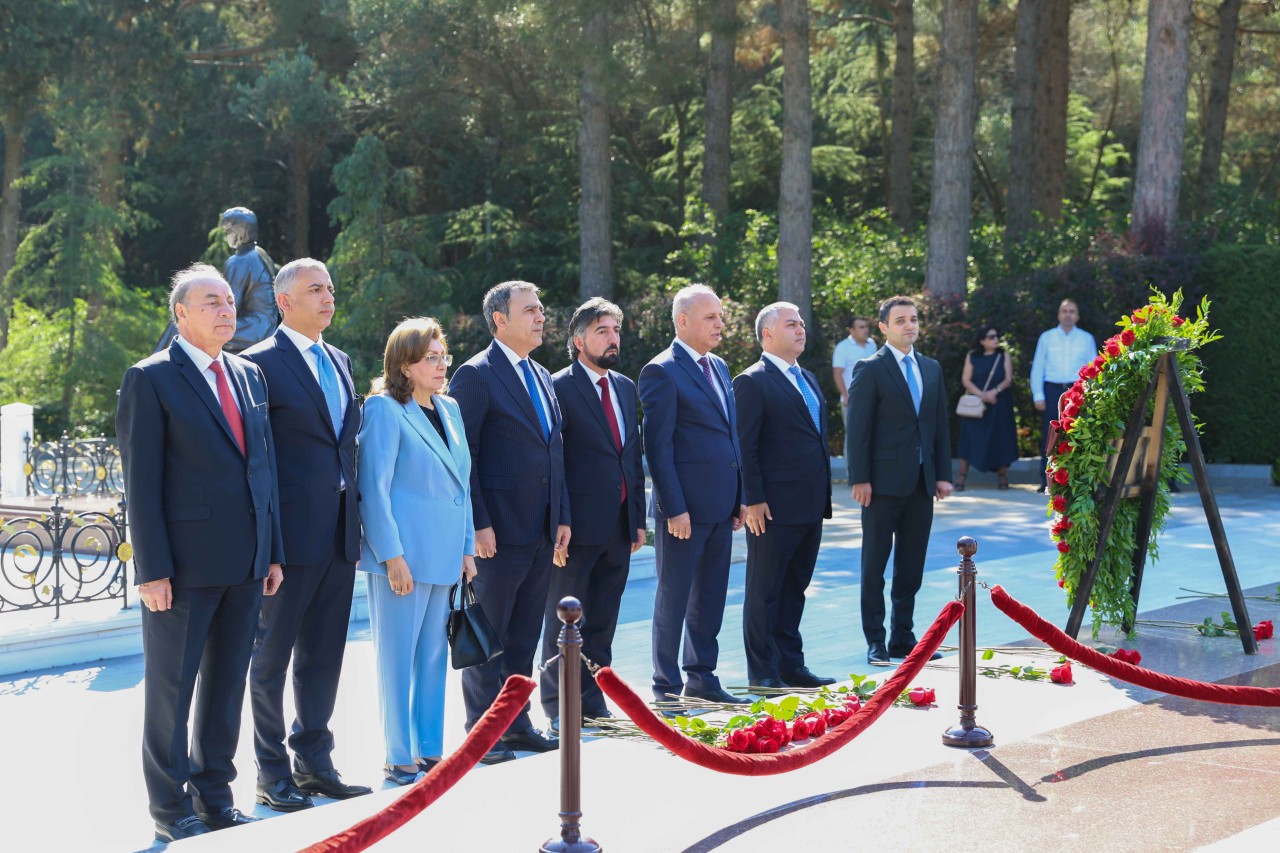 “Sizin verdiyiniz tapşırığı UNEC yerinə yetirdi, cənab Prezident!” - UNEC rektoru (FOTOLAR)