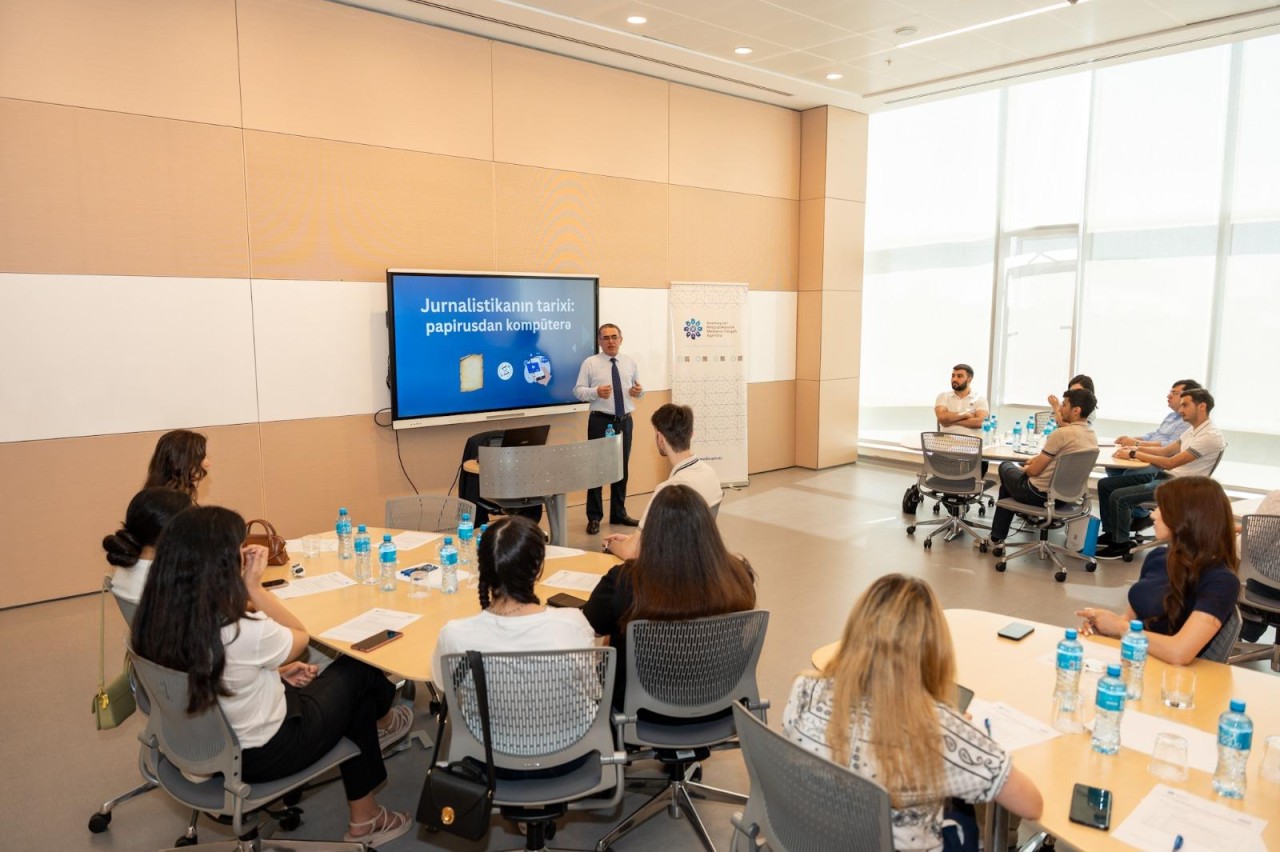Medianın İnkişafı Agentliyi seminarlara başladı - FOTOLAR