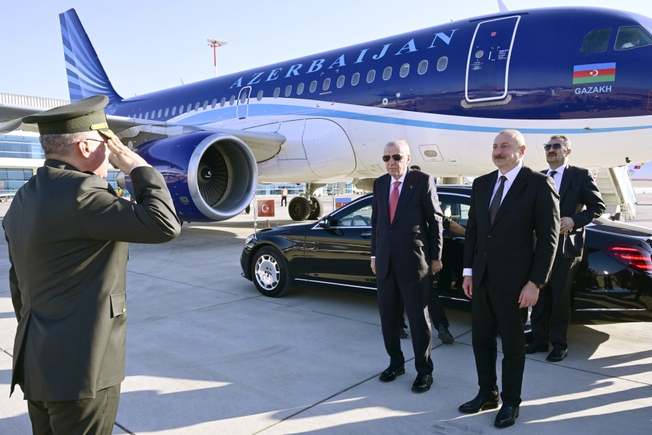 İlham Əliyevin Türkiyəyə səfəri başa çatdı - FOTOLAR