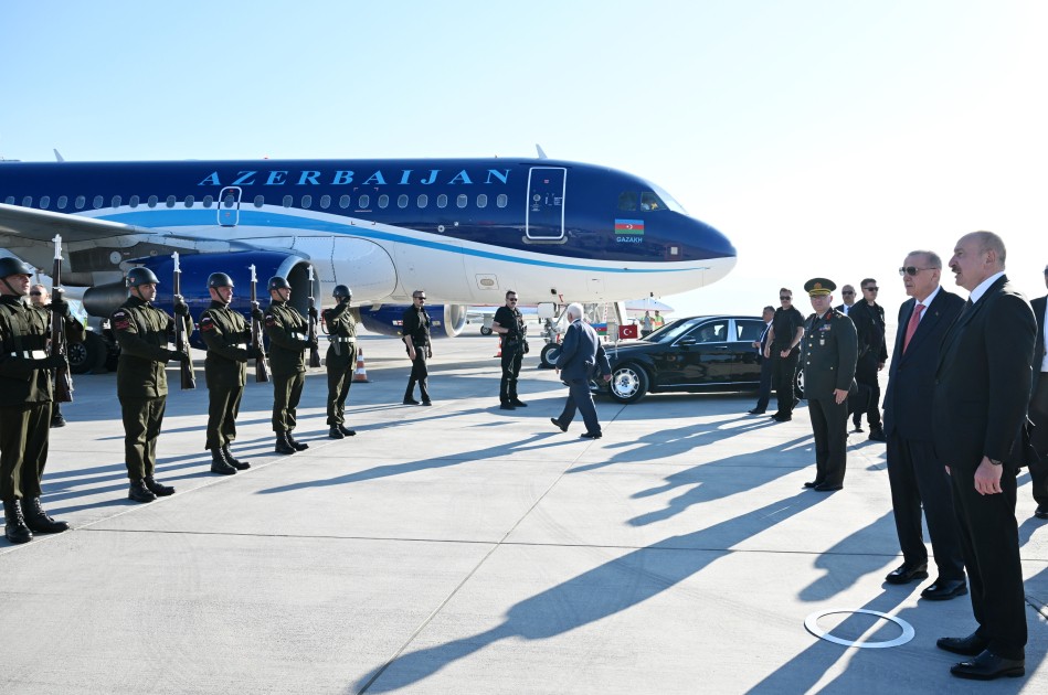 İlham Əliyevin Türkiyəyə səfəri başa çatdı - FOTOLAR