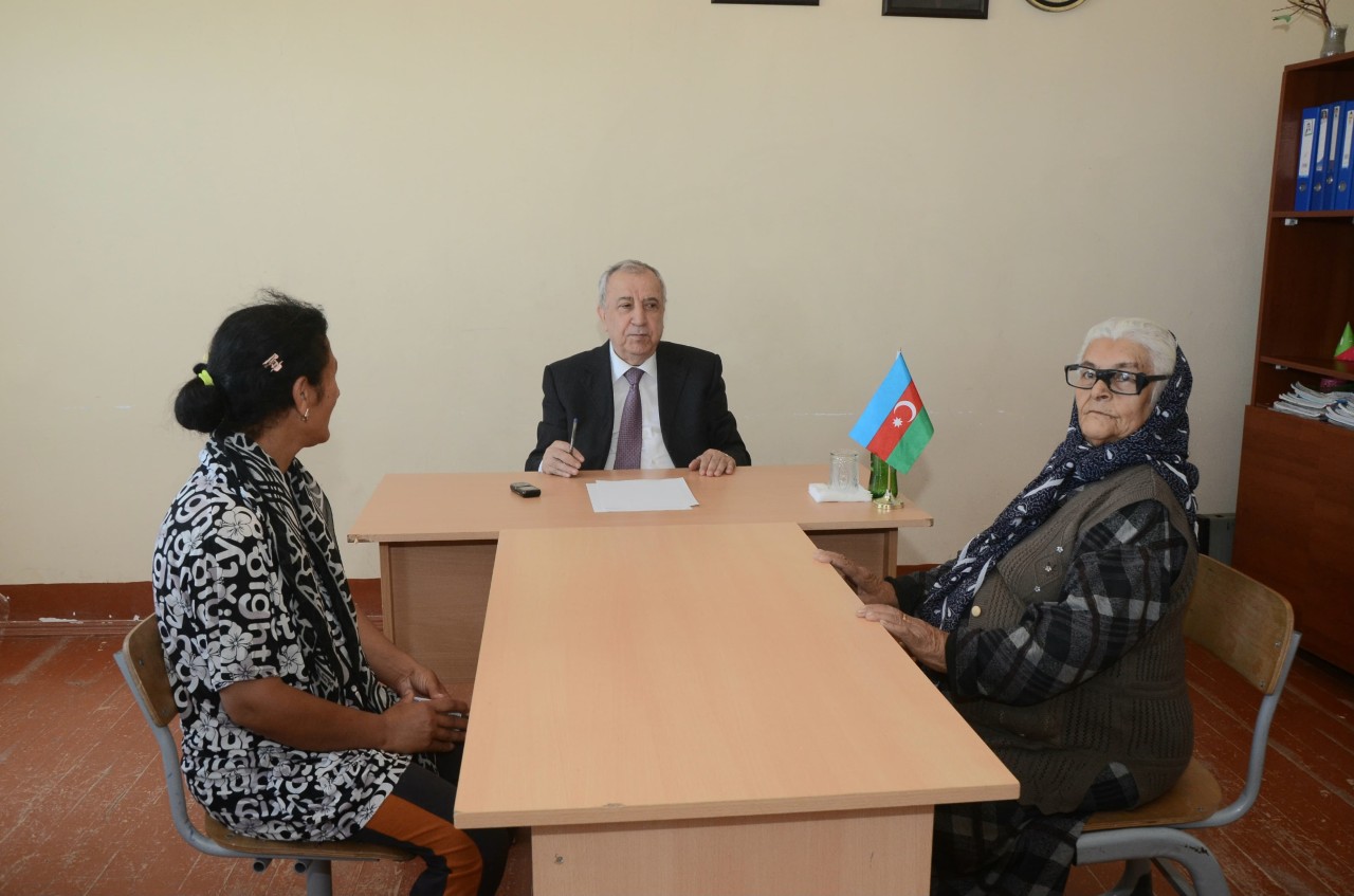 Malik İsaqov vətəndaşların problemlərini yerindəcə həll etdi - FOTOLAR