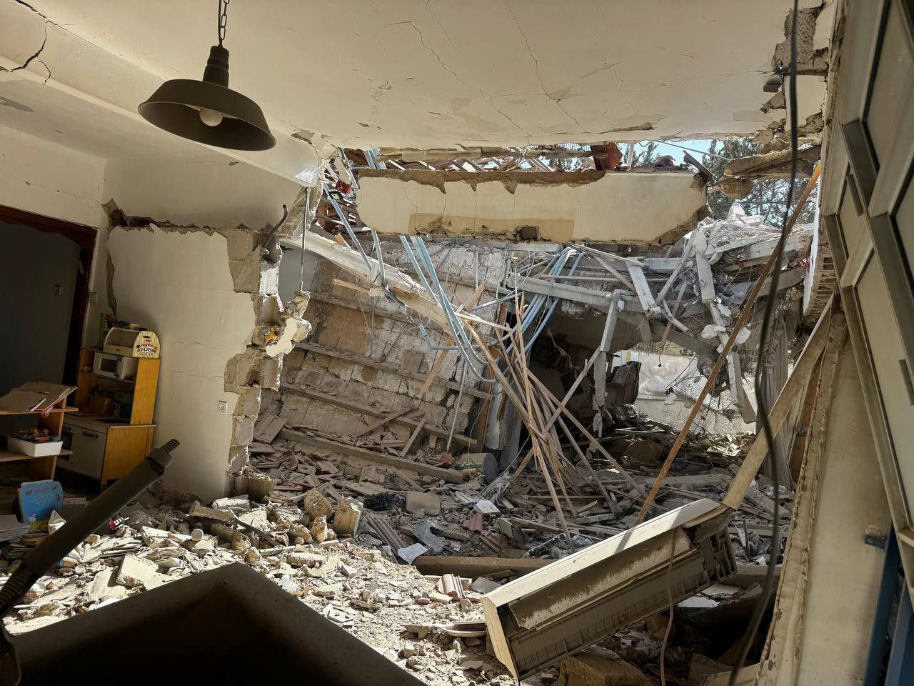 İran İsraildə hökumət binalarını və Knesseti vurur - YENİLƏNİB (VİDEO)