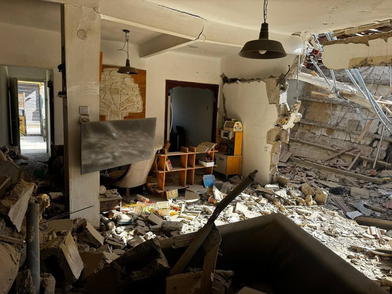 İran İsraildə hökumət binalarını və Knesseti vurur - YENİLƏNİB (VİDEO)