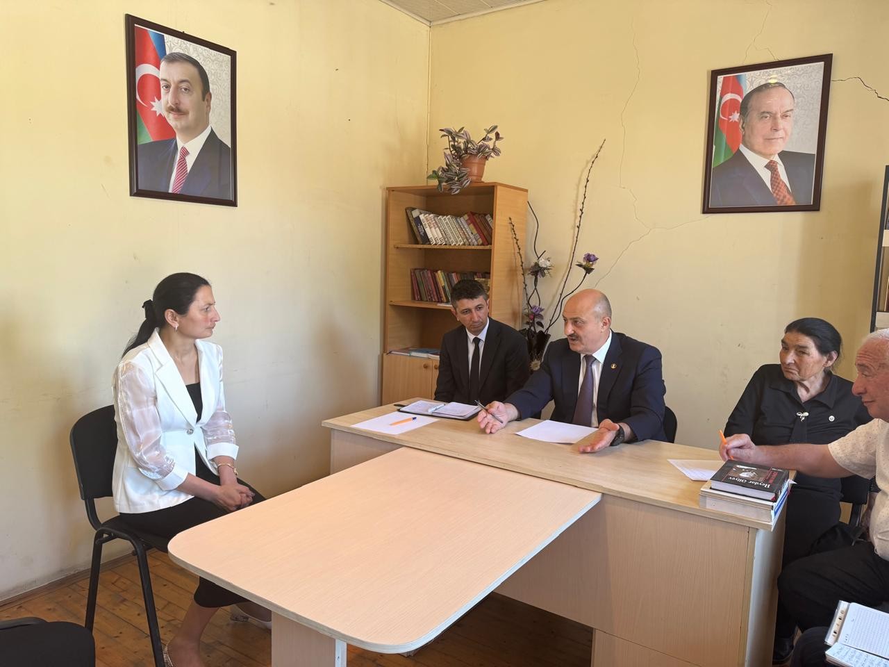Asif Əsgərov şəhid ailəsini ziyarət edib, vətəndaşlarla görüşdü - FOTOLAR
