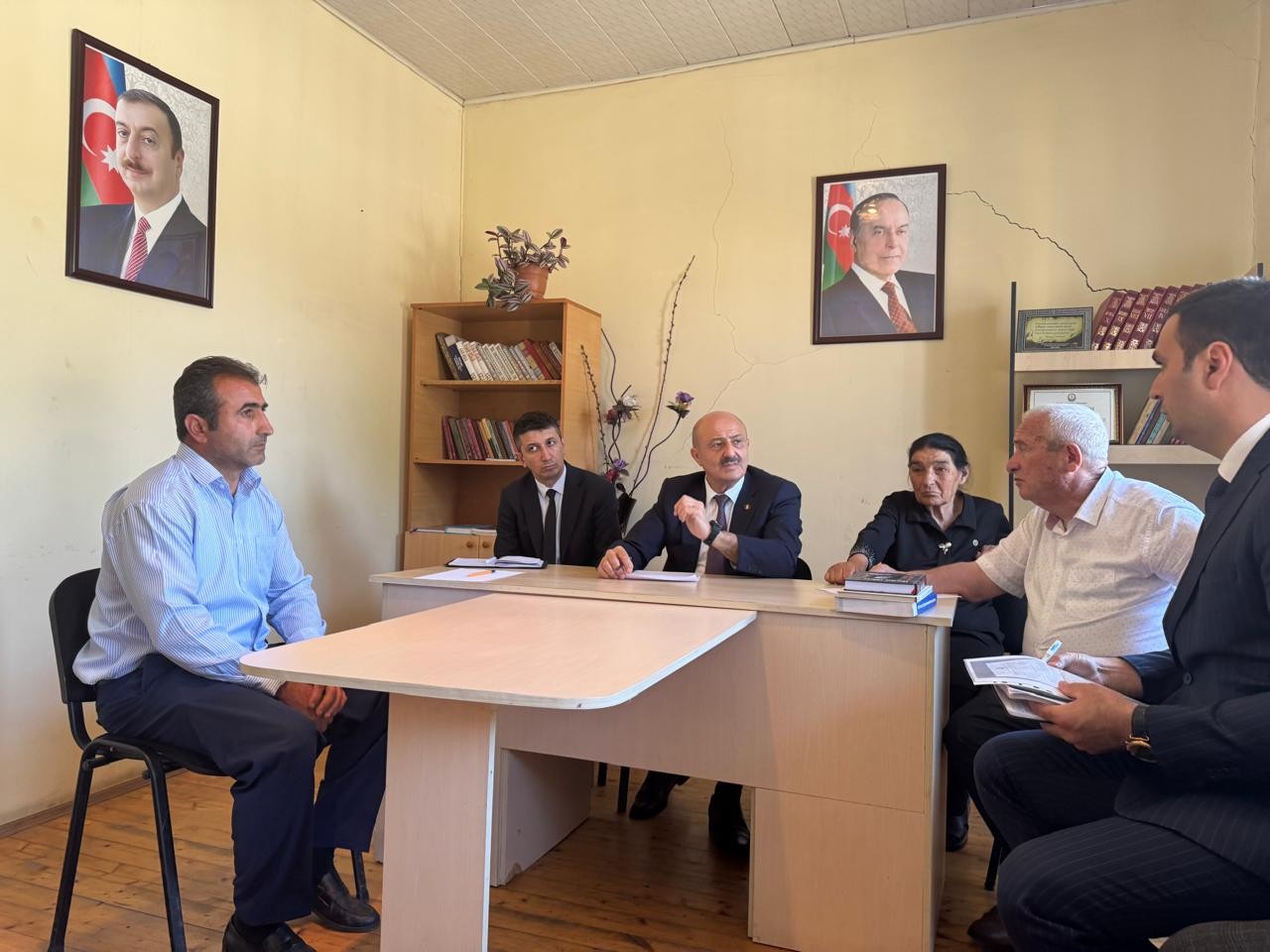 Asif Əsgərov şəhid ailəsini ziyarət edib, vətəndaşlarla görüşdü - FOTOLAR
