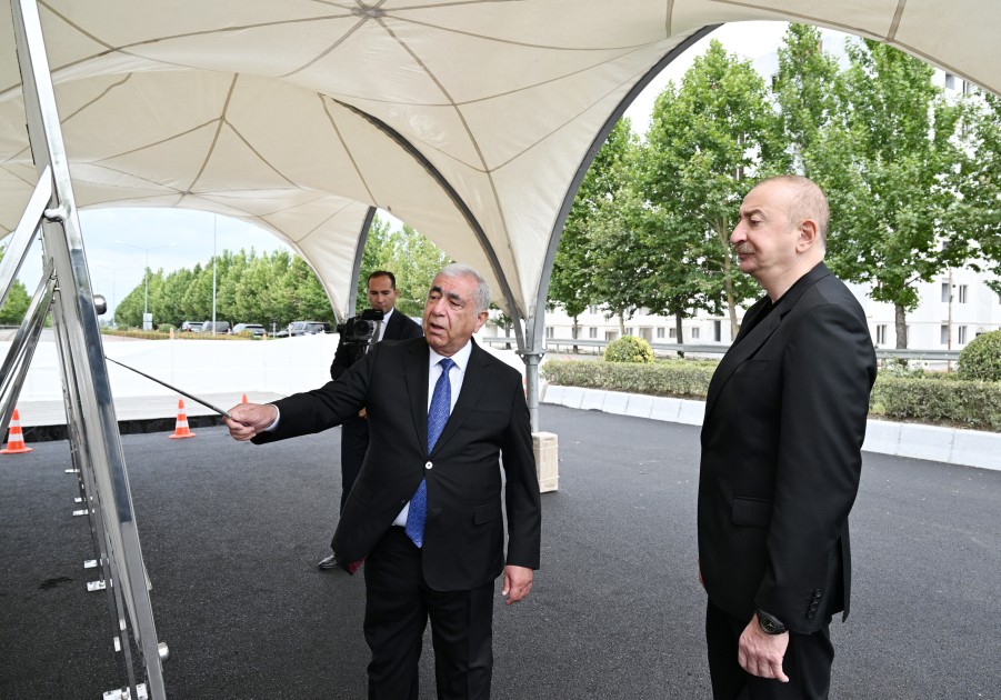 İlham Əliyev yol tikintisi ilə tanış oldu - FOTO (YENİLƏNİB)