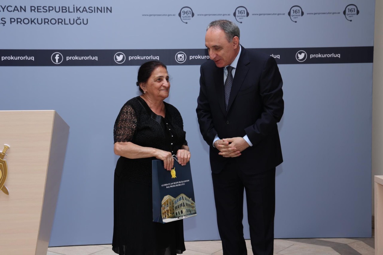 Baş Prokurorluqda dövlət qulluqçularının peşə bayramı qeyd olunub - FOTOLAR