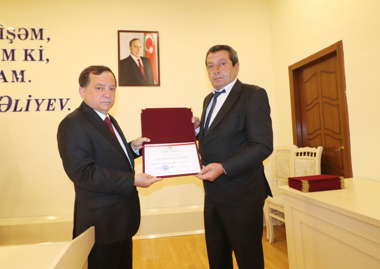 Rəcəb Babaşov bir qrup dövlət qulluqçusunu təltif etdi - FOTOLAR