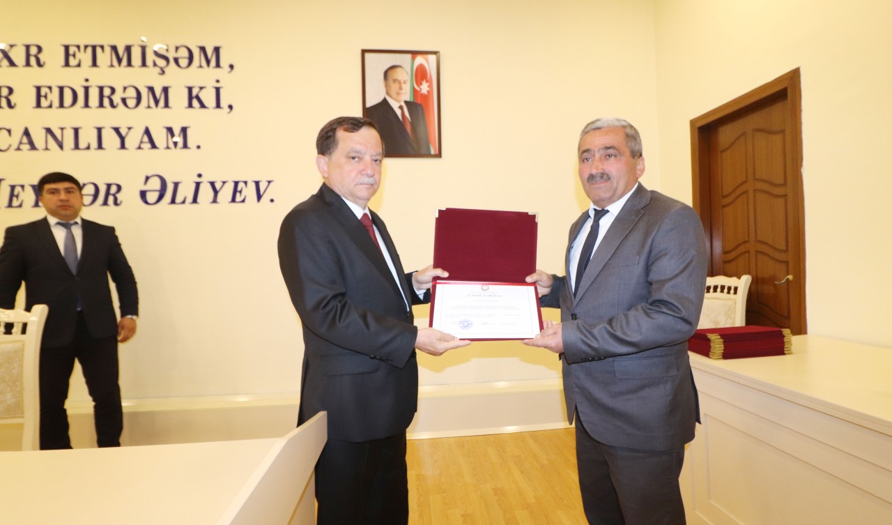 Rəcəb Babaşov bir qrup dövlət qulluqçusunu təltif etdi - FOTOLAR