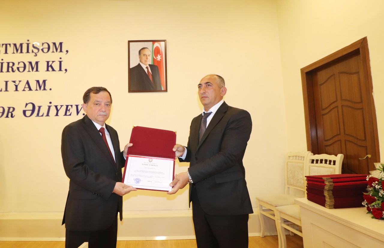 Rəcəb Babaşov bir qrup dövlət qulluqçusunu təltif etdi - FOTOLAR