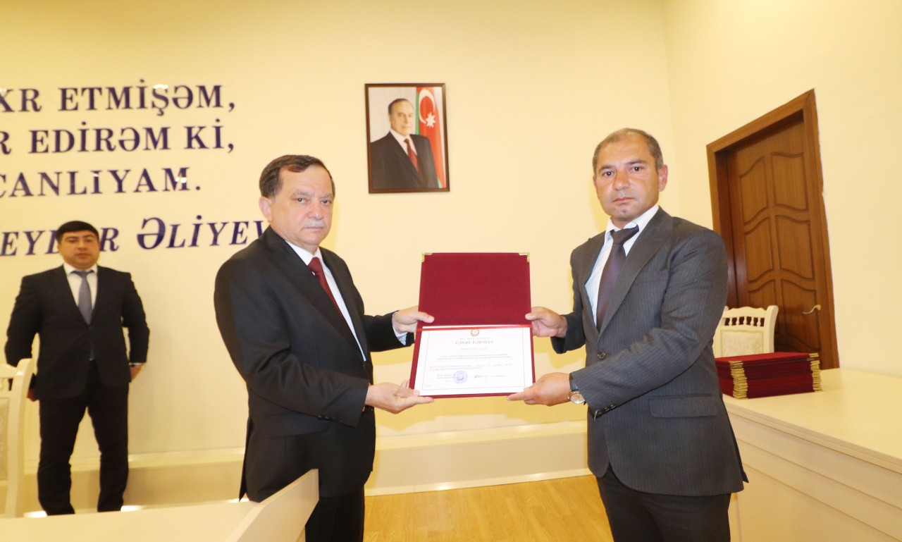 Rəcəb Babaşov bir qrup dövlət qulluqçusunu təltif etdi - FOTOLAR