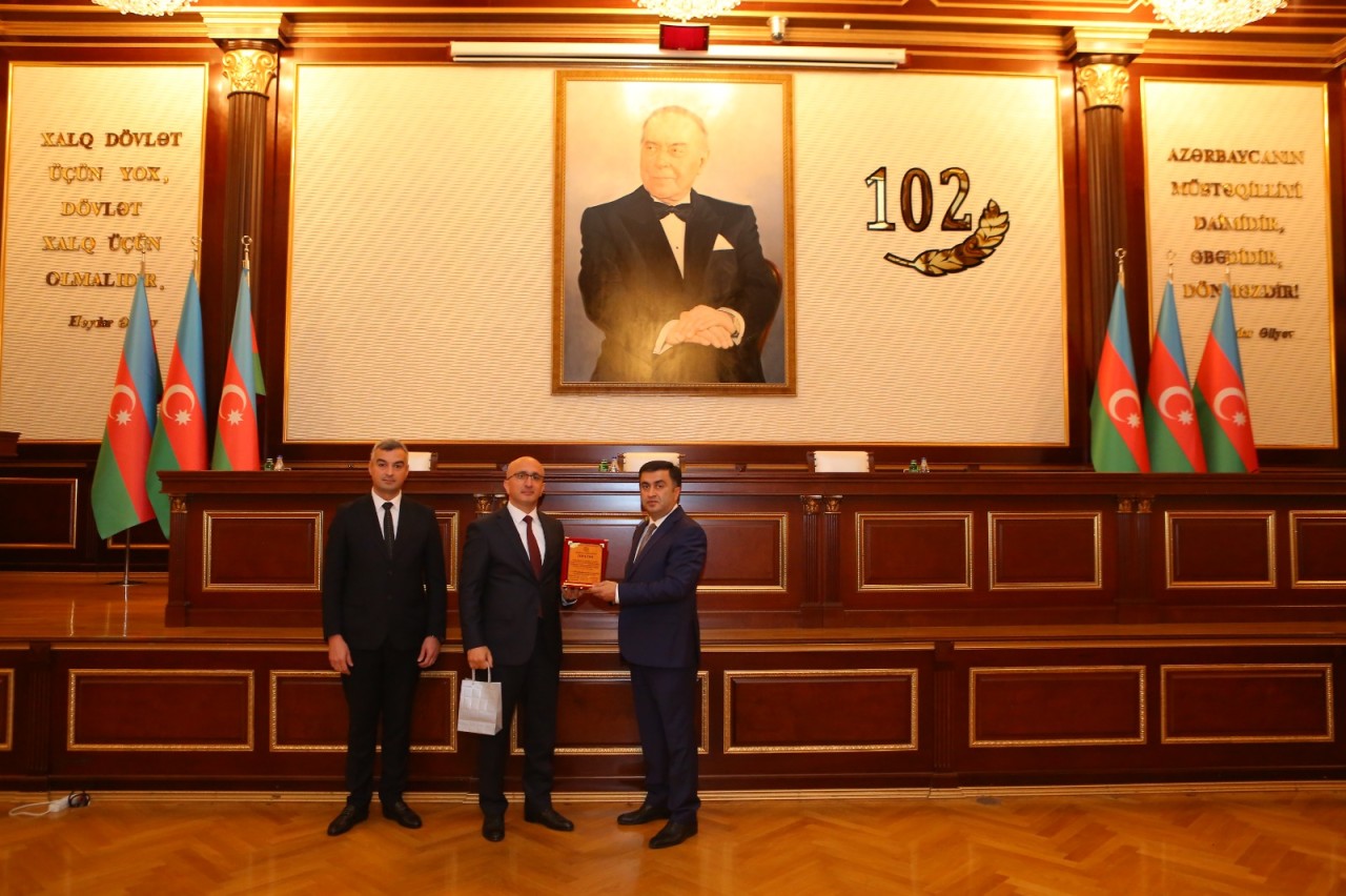 Niyazi Bayramov əməkdaşlarını peşə bayramı münasibətilə təbrik edib - FOTOLAR