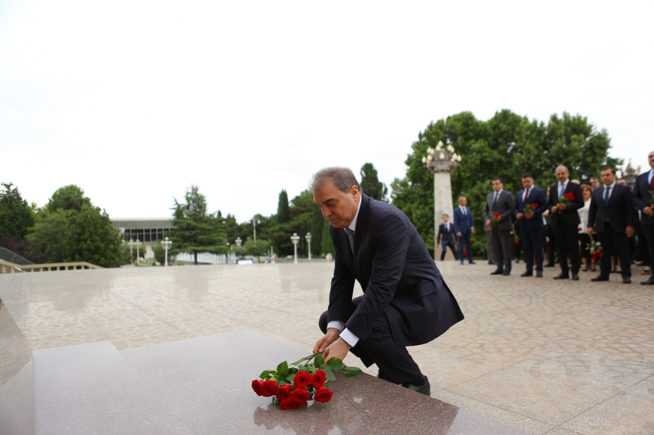 Niyazi Bayramov əməkdaşlarını peşə bayramı münasibətilə təbrik edib - FOTOLAR