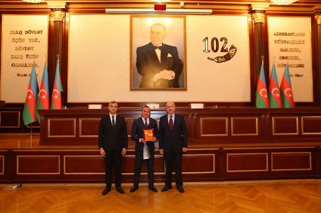 Niyazi Bayramov əməkdaşlarını peşə bayramı münasibətilə təbrik edib - FOTOLAR