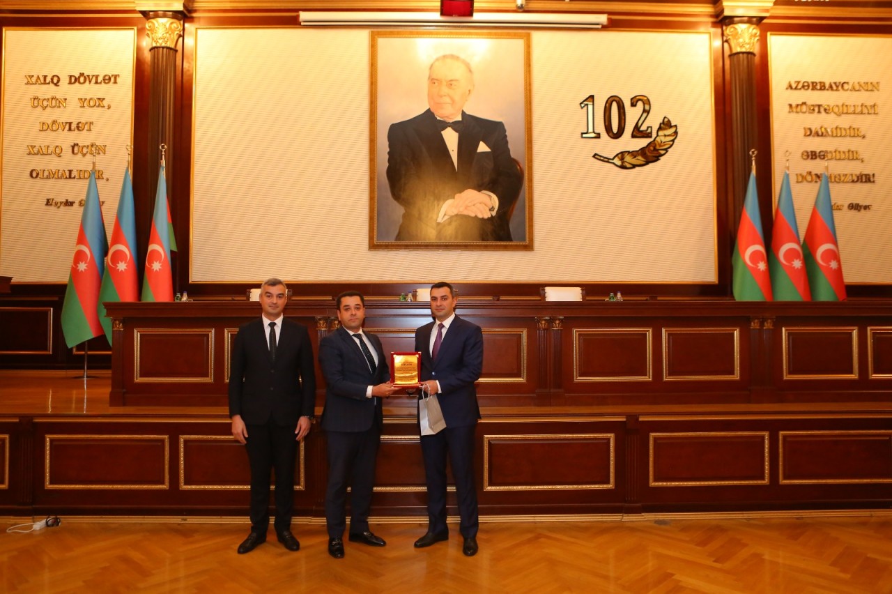 Niyazi Bayramov əməkdaşlarını peşə bayramı münasibətilə təbrik edib - FOTOLAR