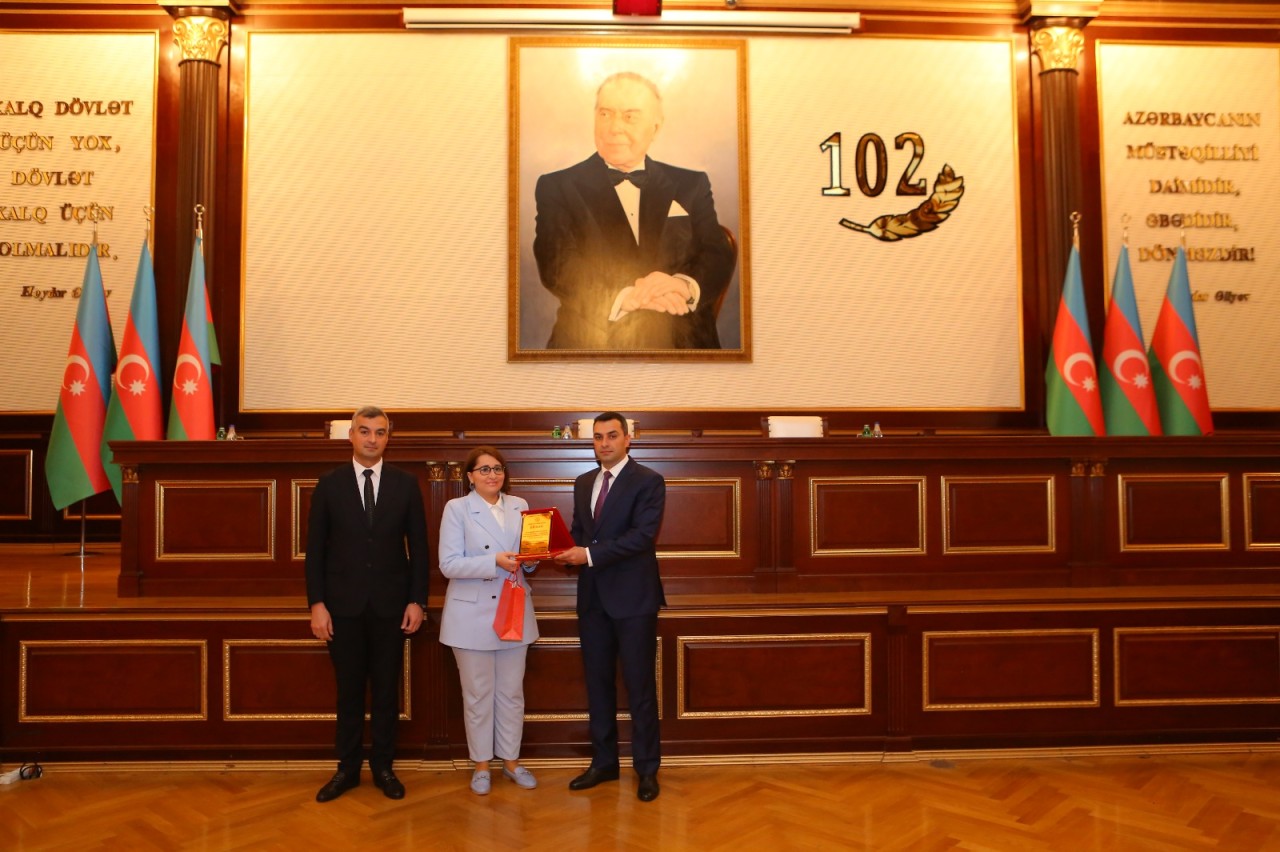 Niyazi Bayramov əməkdaşlarını peşə bayramı münasibətilə təbrik edib - FOTOLAR