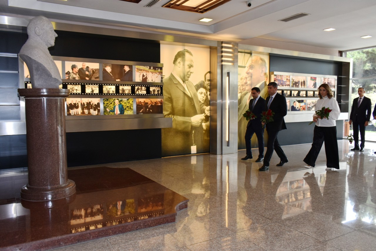 Yasamal RİH-də dövlət qulluqçularının peşə bayramı qeyd edilib - FOTOLAR