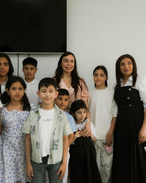 Leyla və Arzu Əliyevalar “Gənc arıçı” layihəsinin iştirakçısı ilə görüşdülər - FOTOLAR