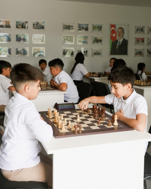 Leyla və Arzu Əliyevalar “Gənc arıçı” layihəsinin iştirakçısı ilə görüşdülər - FOTOLAR