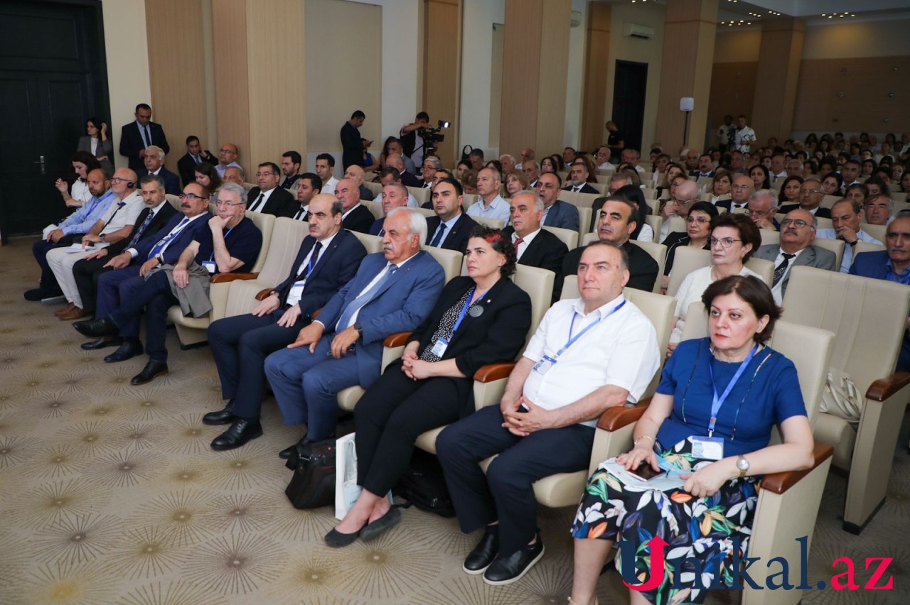 AzMİU-da beynəlxalq elmi konfrans keçirilib - FOTOLAR