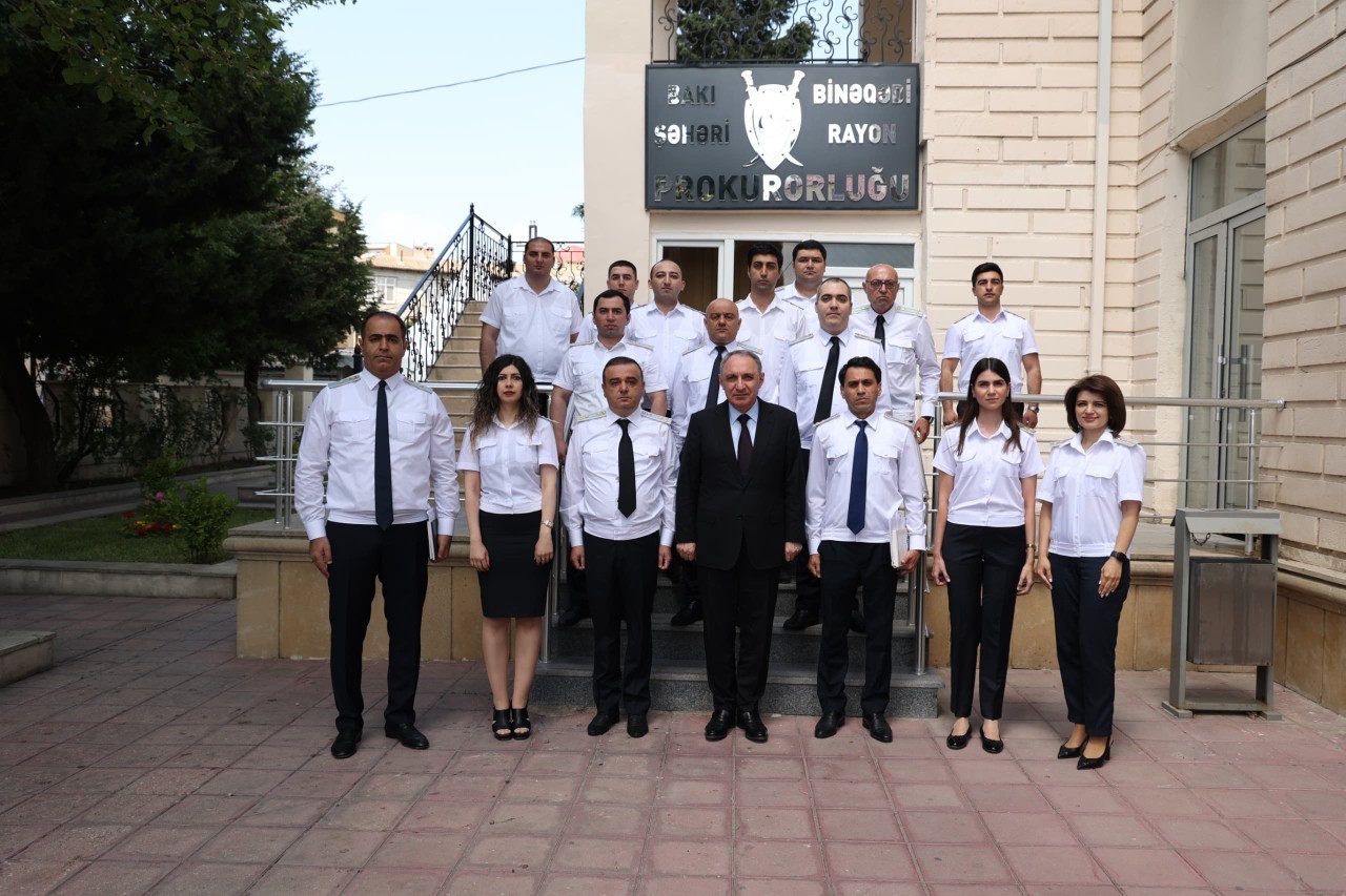 Baş prokuror Binəqədidə vətəndaşları qəbul etdi - FOTO